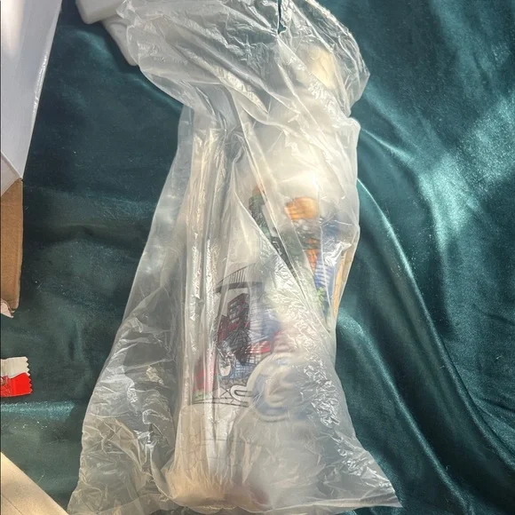 New York Themed Insulated Water Bottle. Prefect for the holidays.The best of NYC - Picture 11 of 16